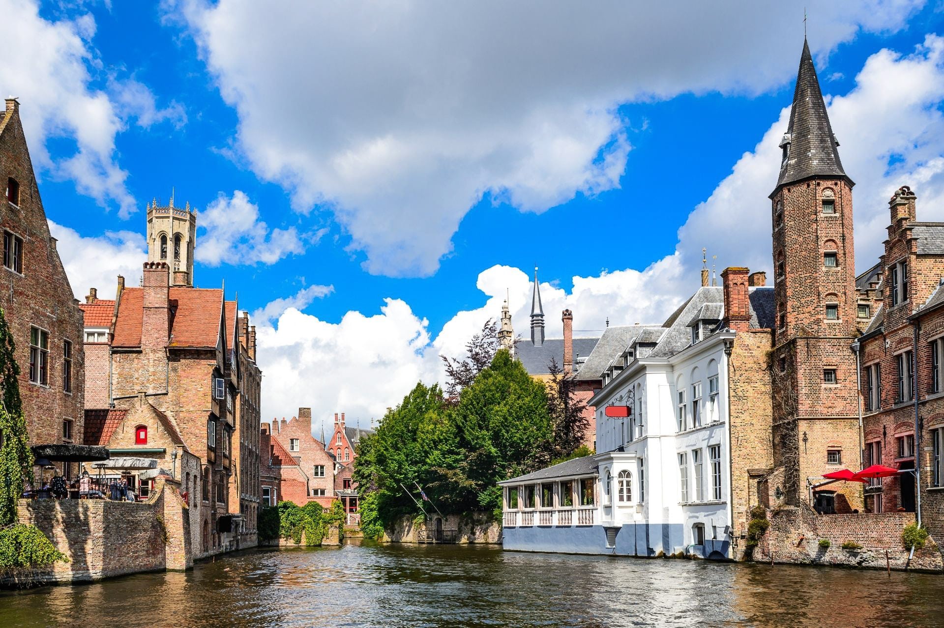 Tour d'eau avec beffroi - Bruges