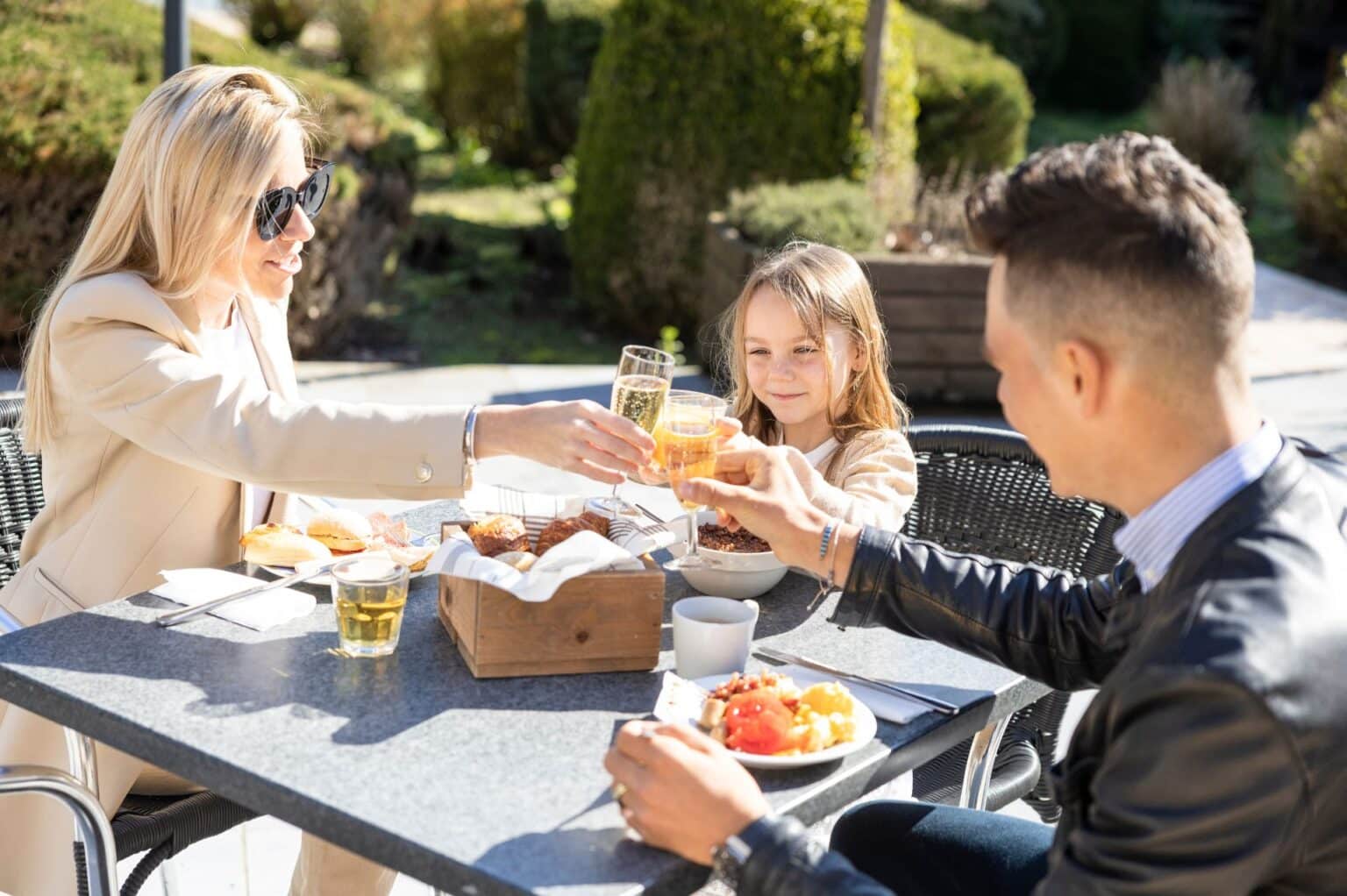 Petit déjeuner en plein air au Green Park Hotel Brugge